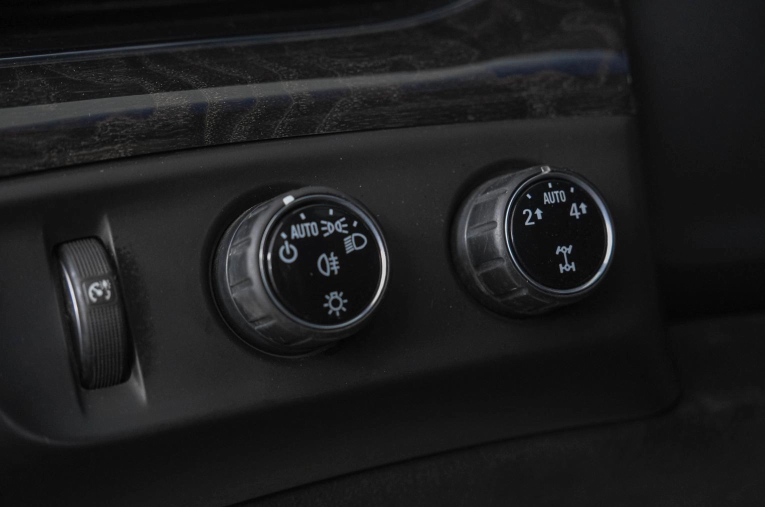 Cadillac Escalade 26 из 32