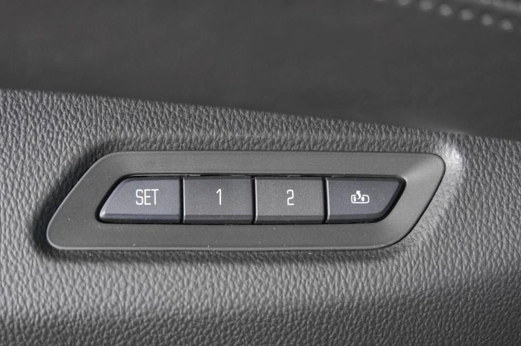 Cadillac Escalade 27 из 32