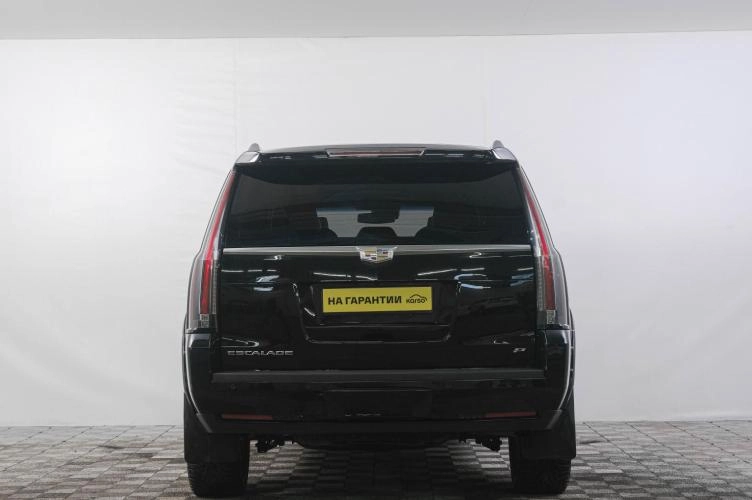 Cadillac Escalade 5 из 6
