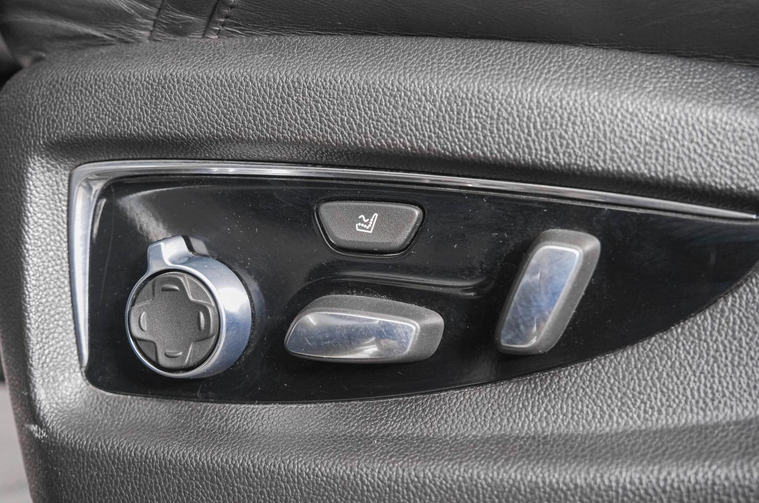 Cadillac Escalade 28 из 32