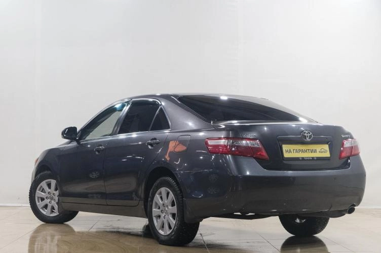 Toyota Camry 4 из 5