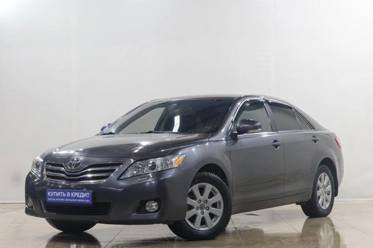 Toyota Camry 3 из 5