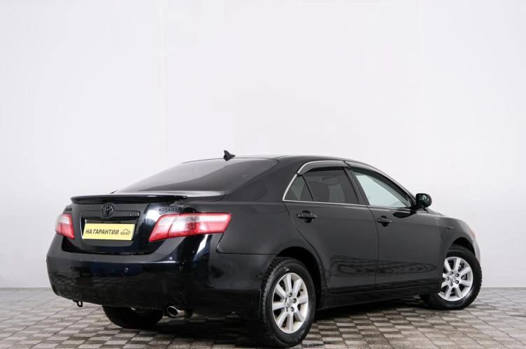 Toyota Camry 6 из 6