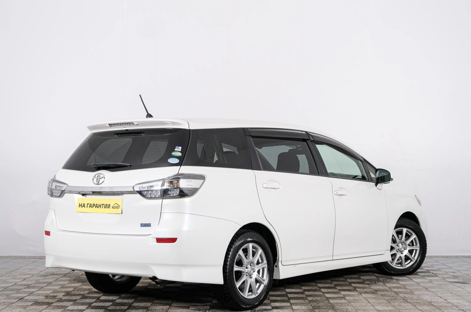 Toyota Wish 6 из 22
