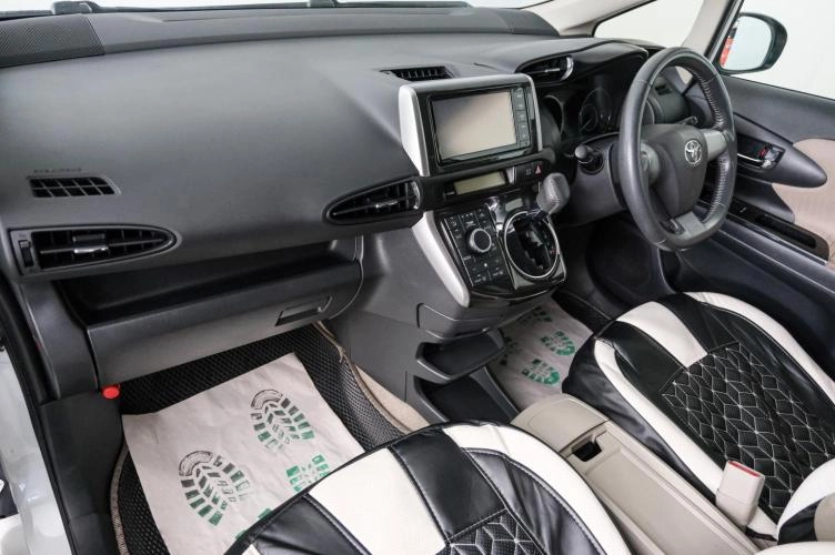 Toyota Wish 12 из 22