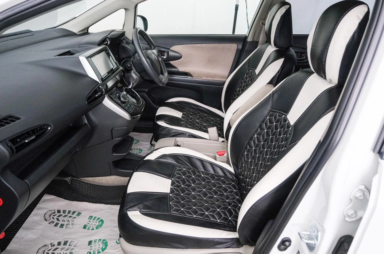 Toyota Wish 13 из 22