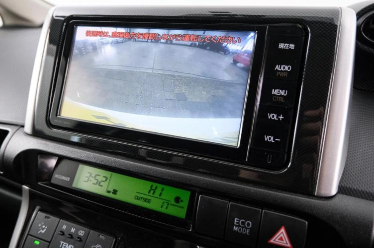 Toyota Wish 15 из 22