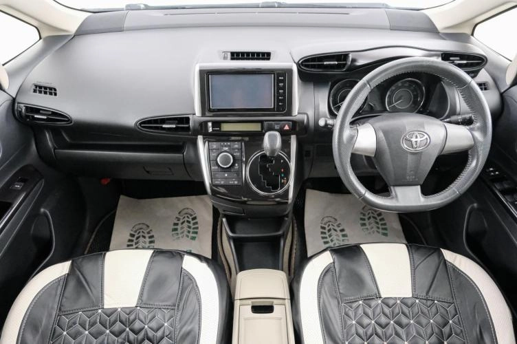 Toyota Wish 10 из 22