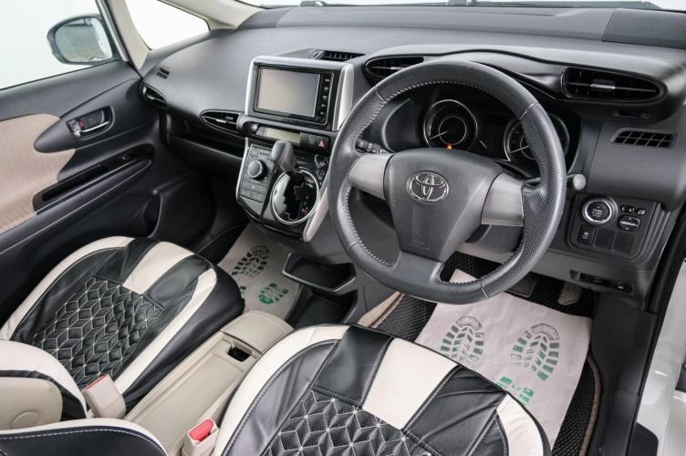 Toyota Wish 8 из 22