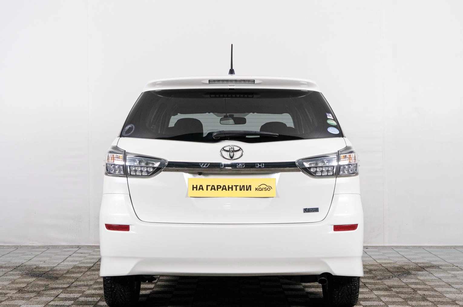 Toyota Wish 5 из 22