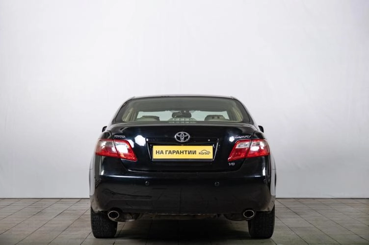 Toyota Camry 4 из 5