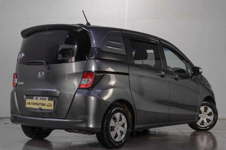 Honda Freed 4 из 6