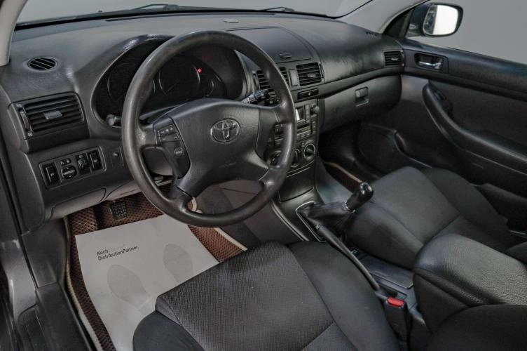 Toyota Avensis 8 из 18