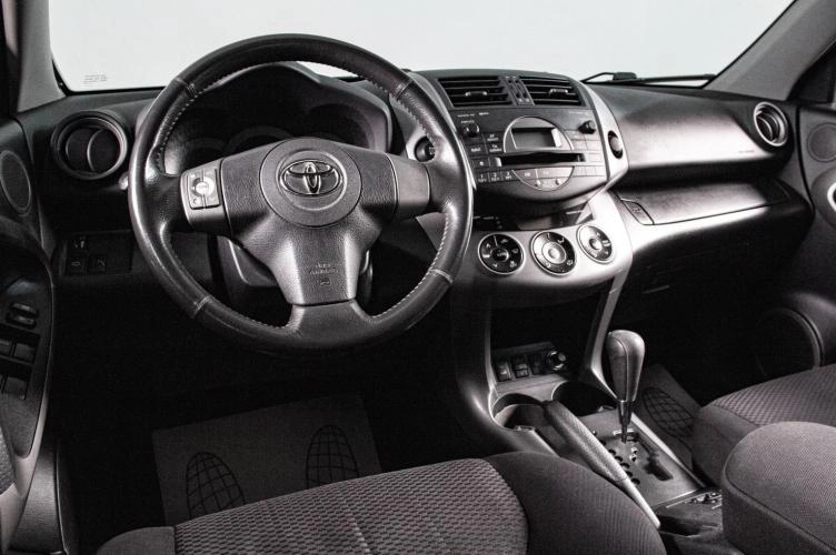 Toyota RAV4 11 из 16