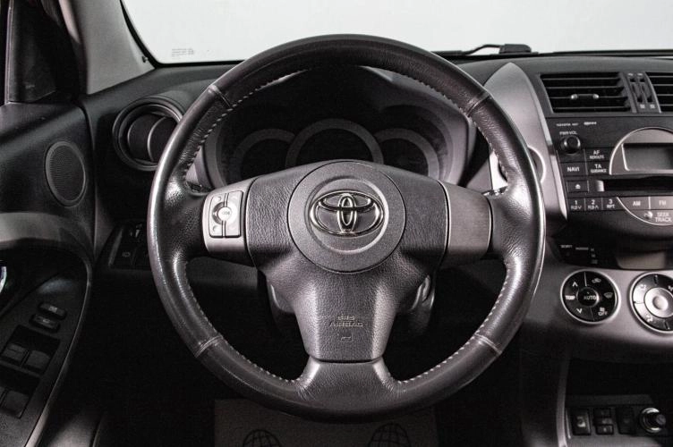 Toyota RAV4 10 из 16