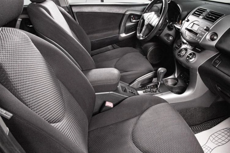 Toyota RAV4 9 из 16