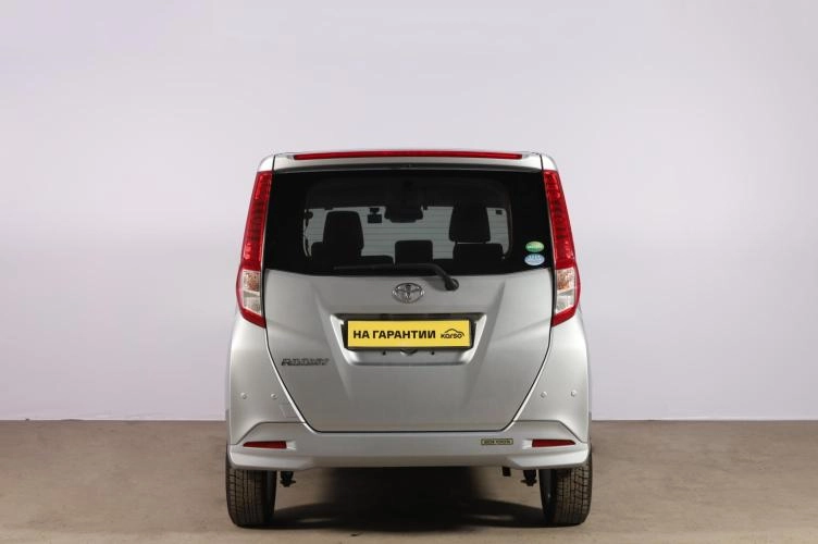 Toyota Roomy 5 из 6