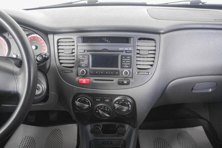 KIA Rio 16 из 19