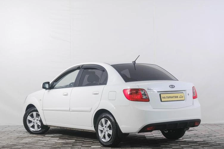 KIA Rio 4 из 19