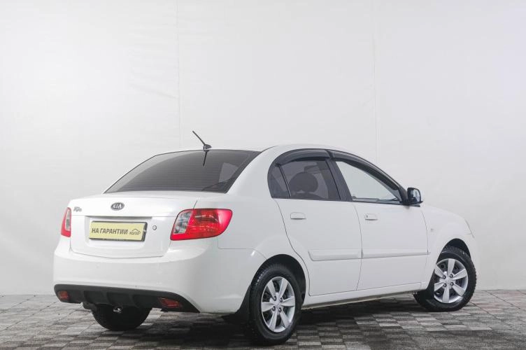 KIA Rio 6 из 19