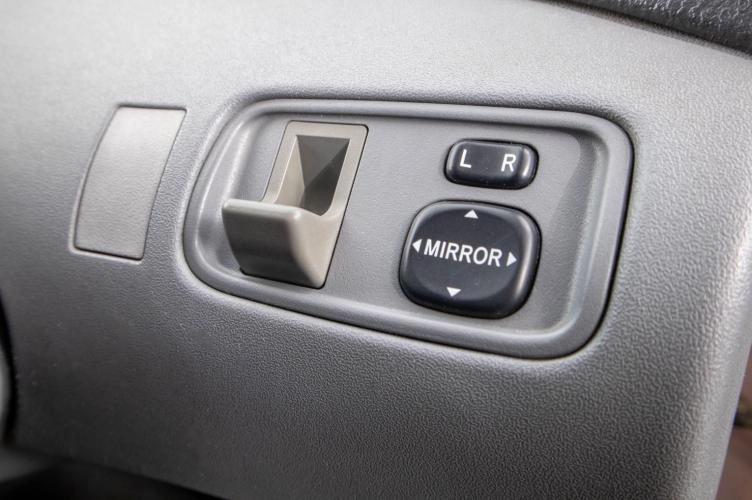 Toyota Vitz 12 из 22