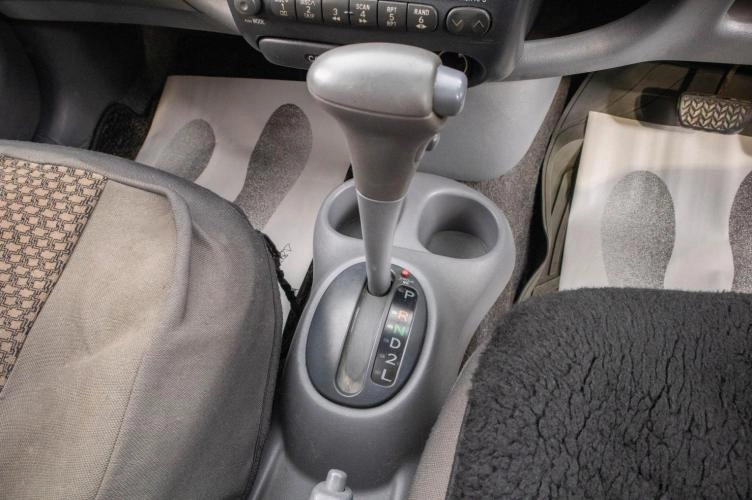 Toyota Vitz 18 из 22