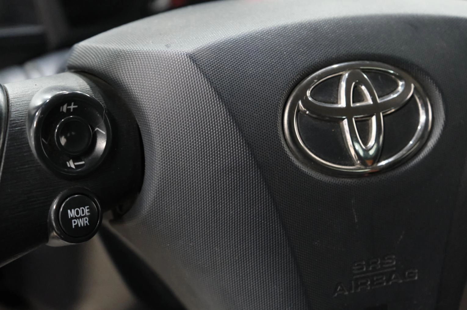 Toyota iQ 12 из 21