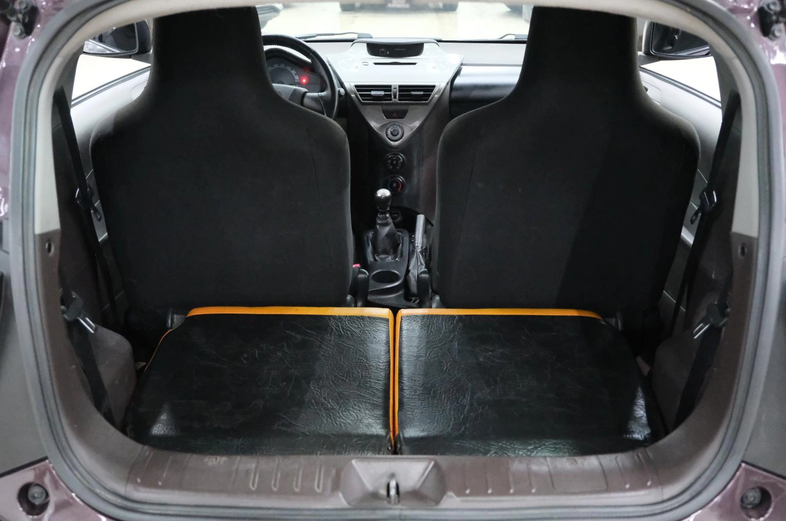 Toyota iQ 21 из 21