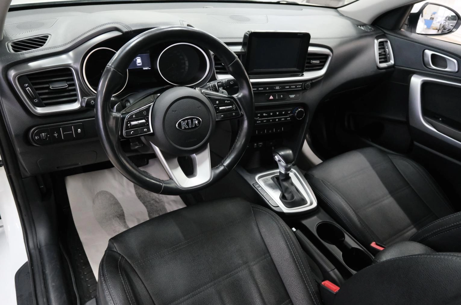 KIA cee'd 10 из 23