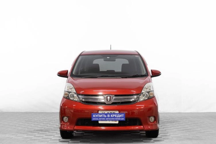 Toyota Isis 2 из 6