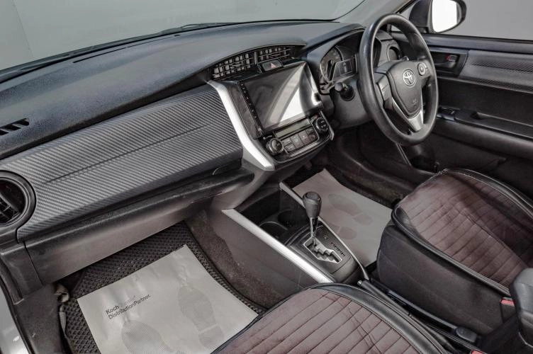 Toyota Corolla Fielder 17 из 19