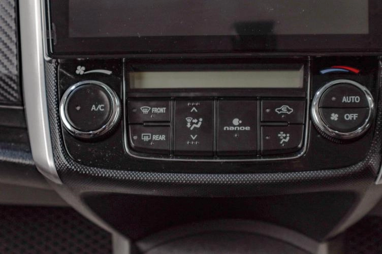 Toyota Corolla Fielder 14 из 19