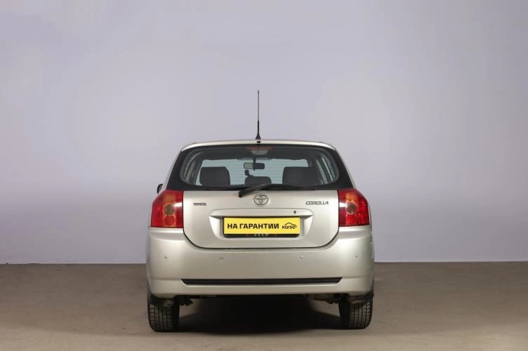 Toyota Corolla 5 из 6