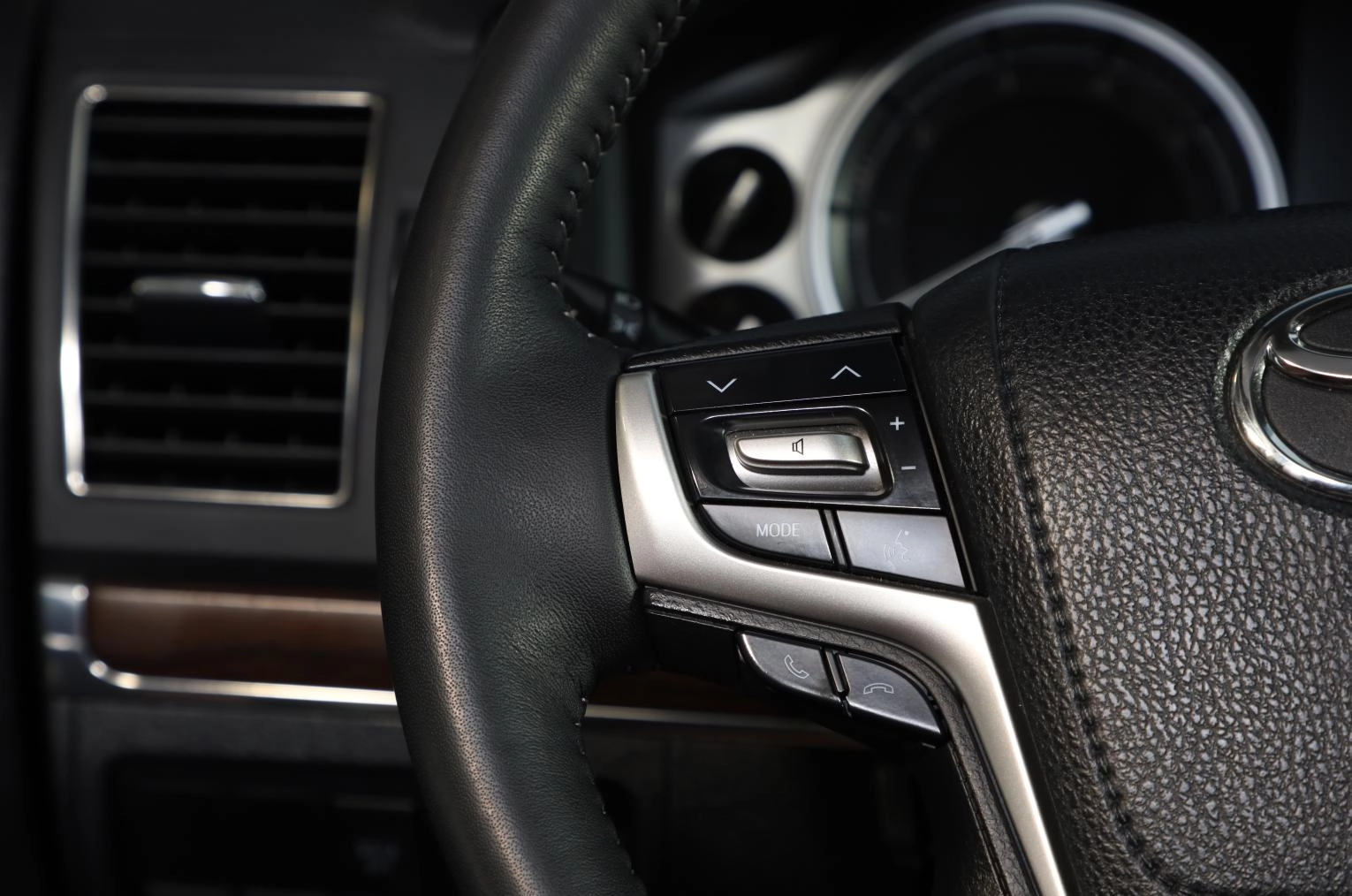 Toyota Land Cruiser 14 из 21