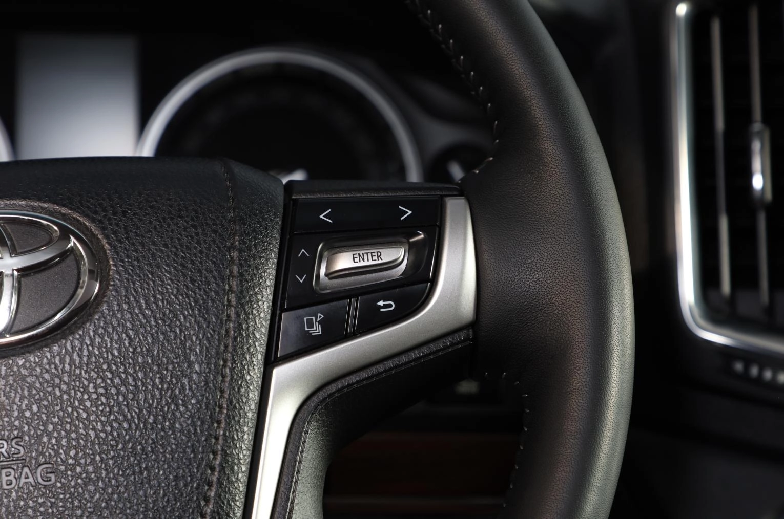 Toyota Land Cruiser 15 из 21