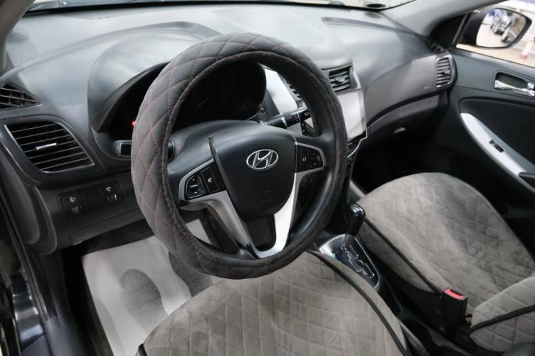 Hyundai Solaris 10 из 25