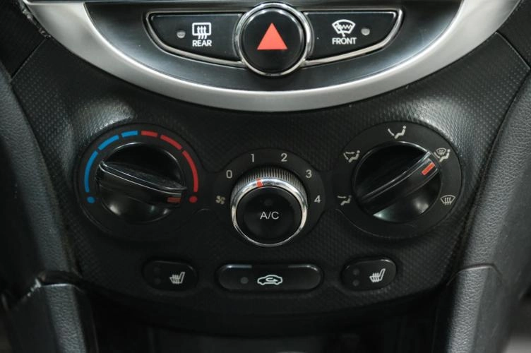 Hyundai Solaris 18 из 25