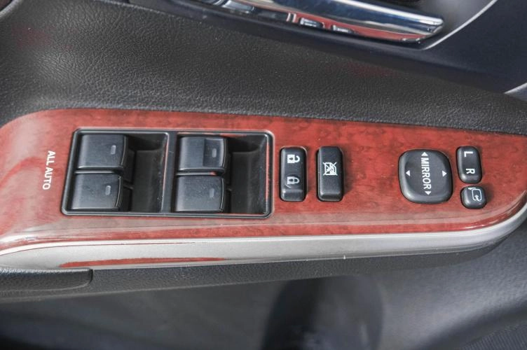 Toyota Camry 27 из 27