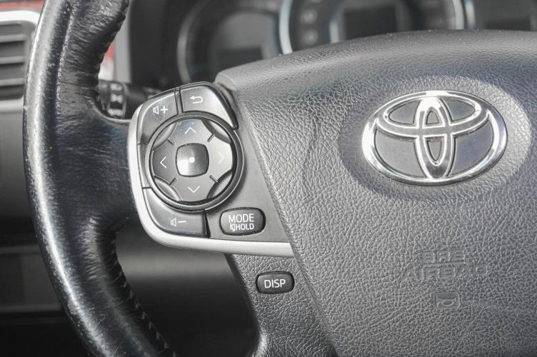 Toyota Camry 16 из 27