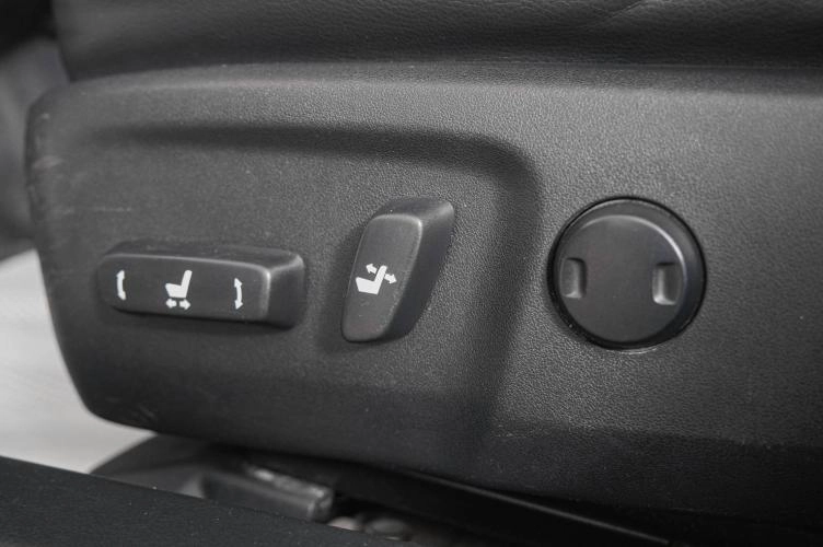 Toyota Camry 24 из 27