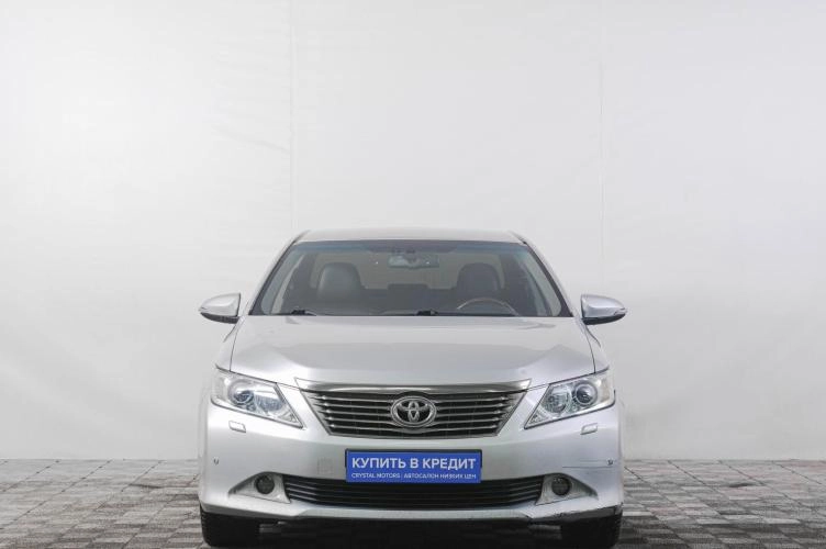 Toyota Camry 2 из 5