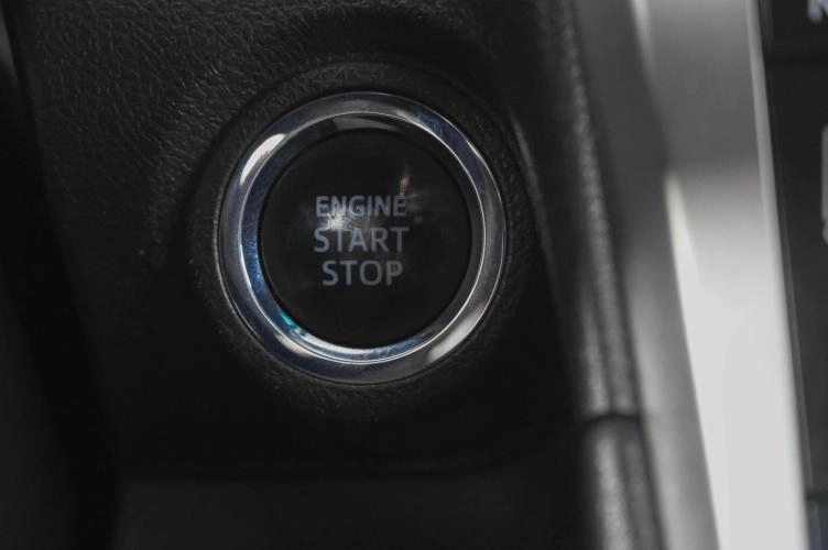 Toyota Camry 19 из 27