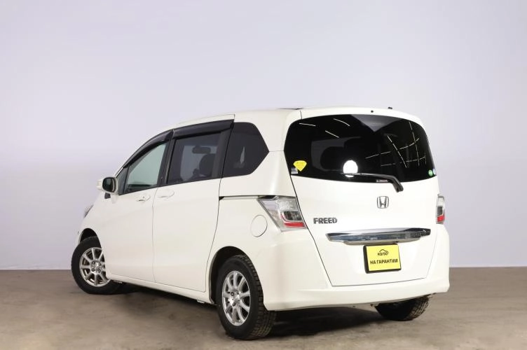 Honda Freed 4 из 6