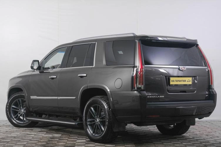 Cadillac Escalade 4 из 6