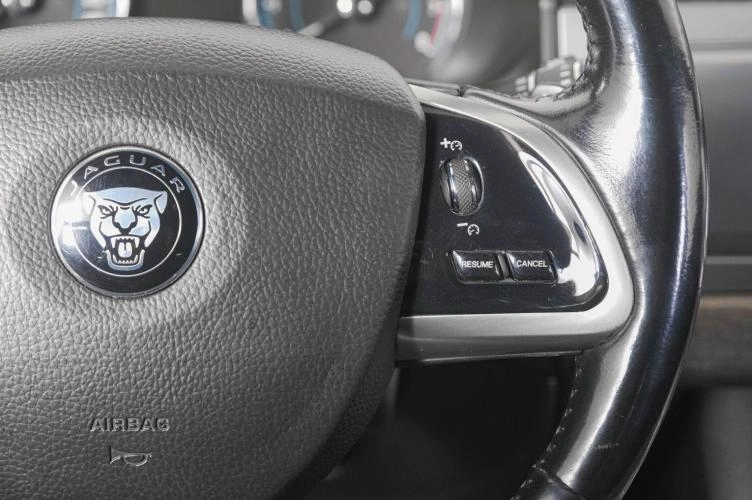 Jaguar XF 17 из 25