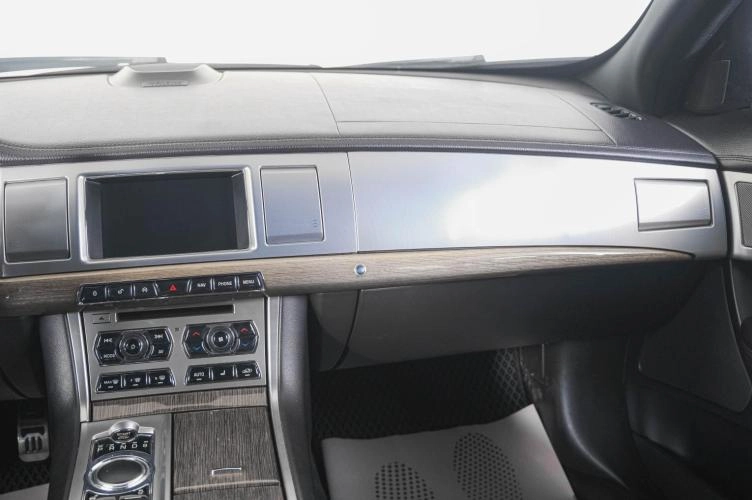 Jaguar XF 14 из 25
