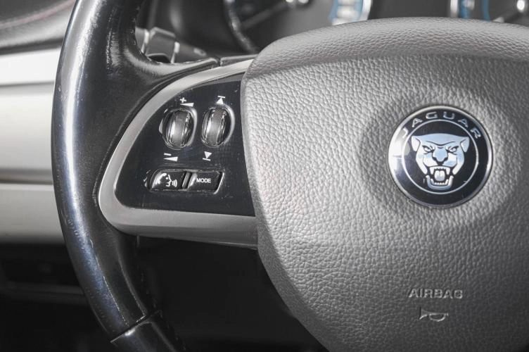 Jaguar XF 16 из 25