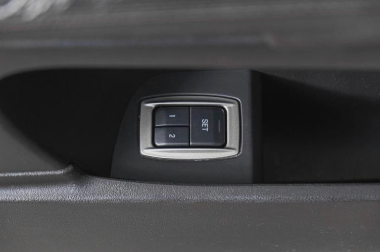 Jaguar XF 24 из 25