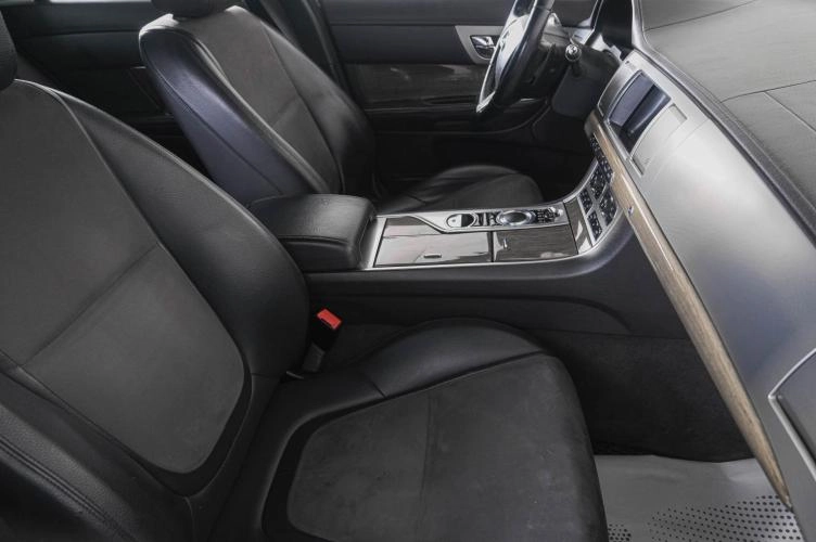 Jaguar XF 11 из 25