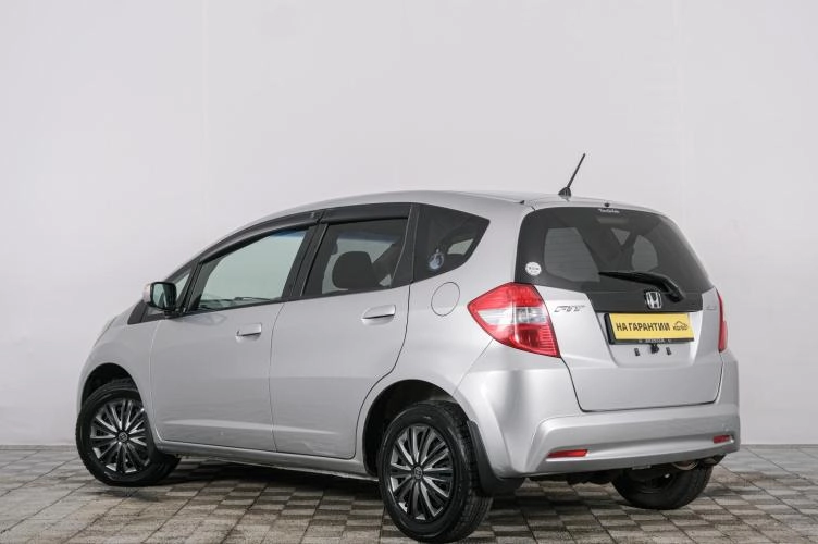 Honda Fit 4 из 6
